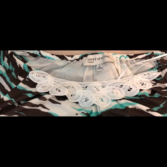 Jones New York Top. Turquoise and Brown. - Picture 5 of 5